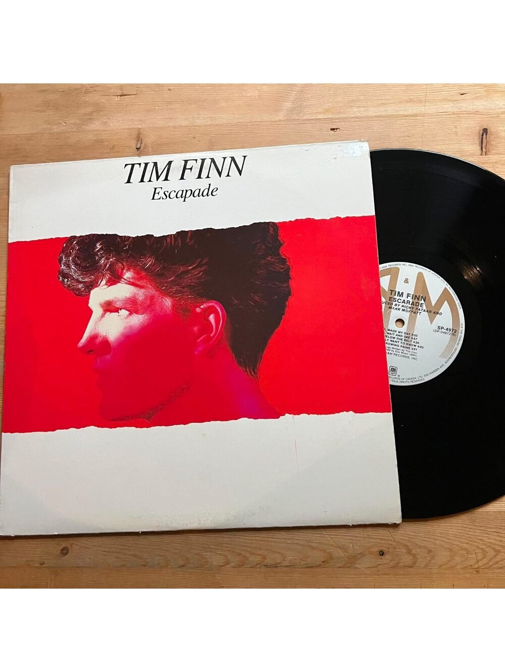 Tim Finn - Escapade 33rpm VG+ VR23